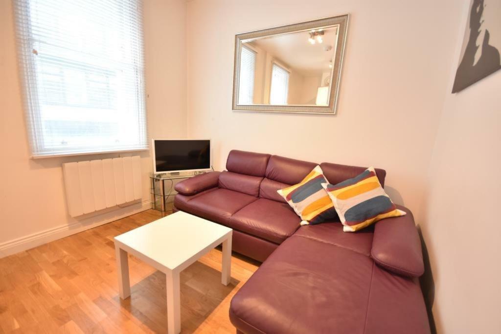 Apt 2, Soho Apartments 1St Floor By Indigo Flats Londra Esterno foto